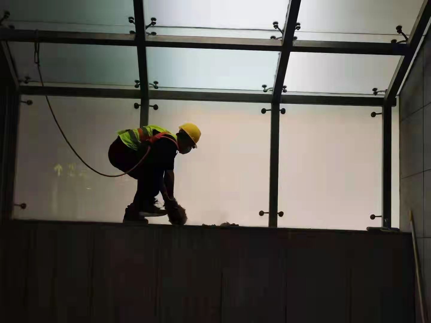 03.多项举措“固”站容站貌2.jpg 03.多项举措“固”站容站貌2.jpg